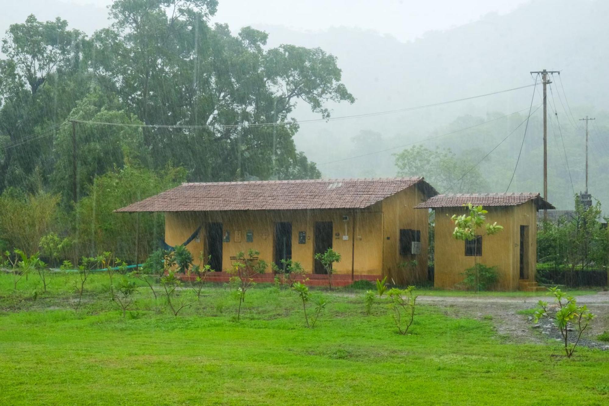 King'S Landing Villa Karjat Bagian luar foto